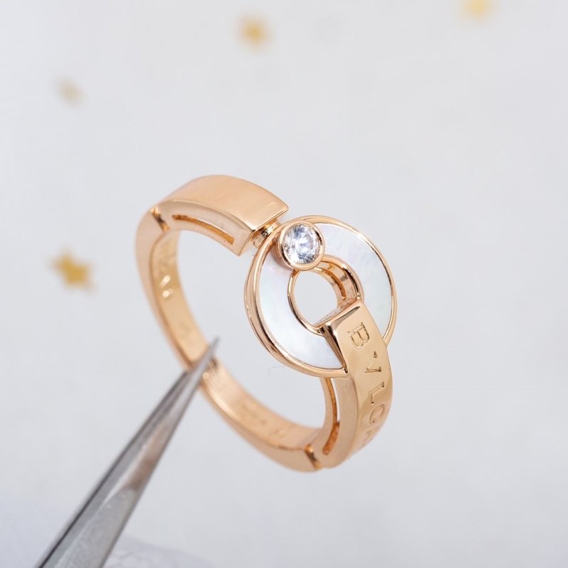 Bo*te*ga venenta rings